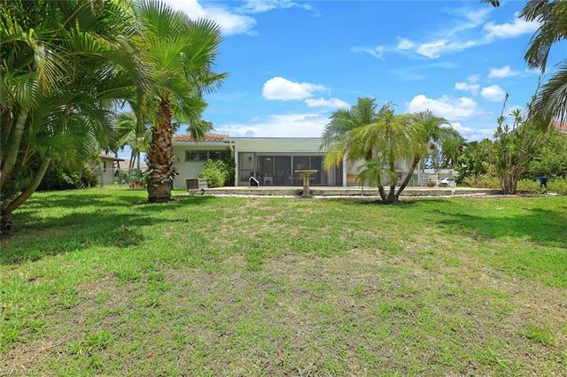 4820 SW 2nd PL, Cape Coral, FL 33914