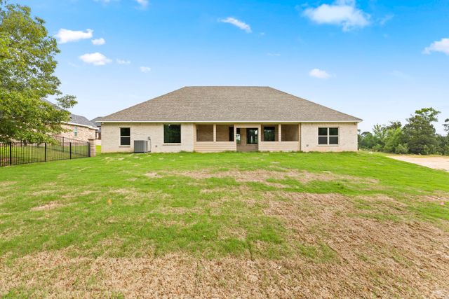 1616 Courtland Lane, Lindale, TX 75771