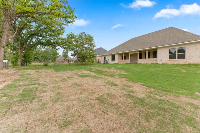 1616 Courtland Lane, Lindale, TX 75771