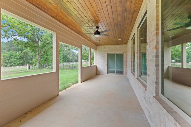 1616 Courtland Lane, Lindale, TX 75771