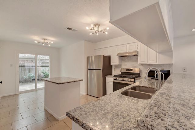 6 Green Slope Place, The Woodlands, TX 77381