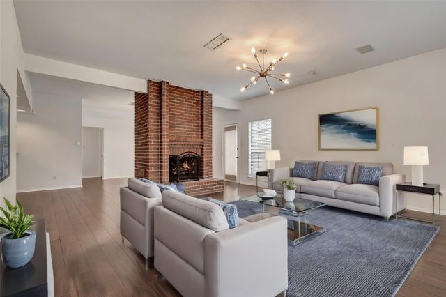 6 Green Slope Place, The Woodlands, TX 77381