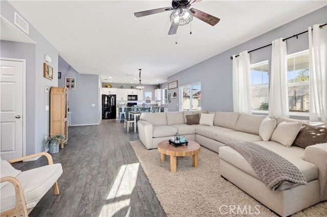 1665 Vibrant Gln, San Jacinto, CA 92582