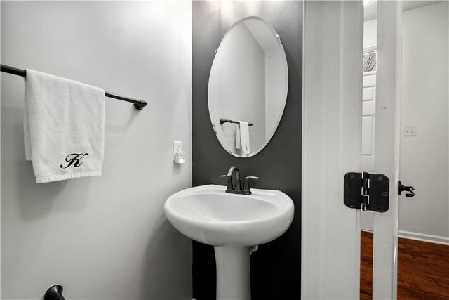 294 Maple Ridge Dr, Cecil, PA 15317