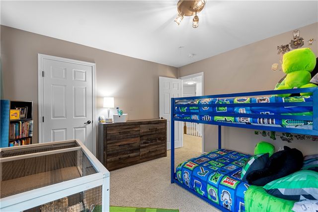 294 Maple Ridge Dr, Cecil, PA 15317