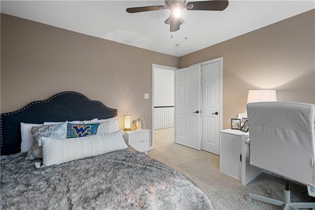 294 Maple Ridge Dr, Cecil, PA 15317