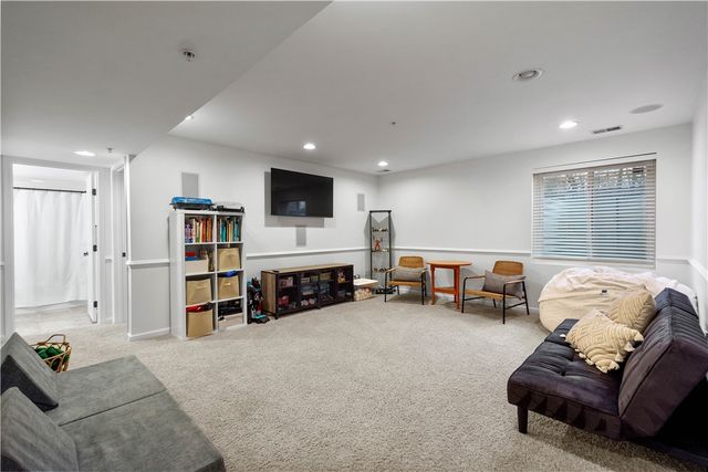 294 Maple Ridge Dr, Cecil, PA 15317