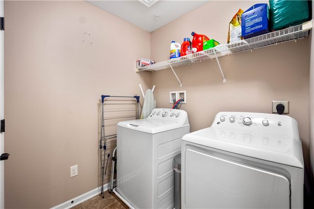 294 Maple Ridge Dr, Cecil, PA 15317