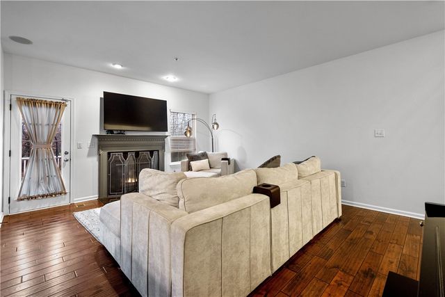 294 Maple Ridge Dr, Cecil, PA 15317