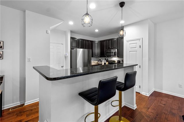 294 Maple Ridge Dr, Cecil, PA 15317