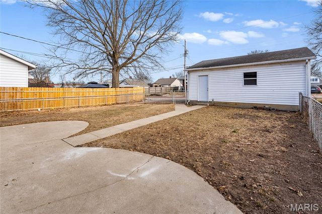 1305 Raab Avenue, Belleville, IL 62220