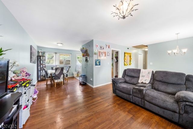 207 Phillips Rd, Franklin Twp., NJ 08873