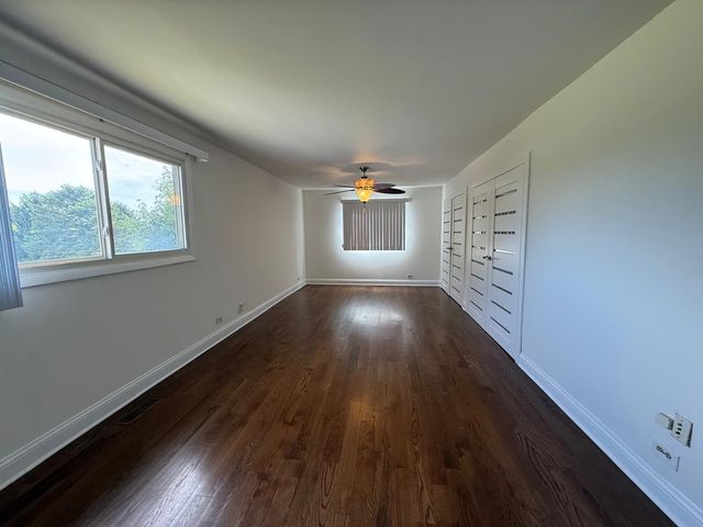 1230 Durham Drive, Wheaton, IL 60189