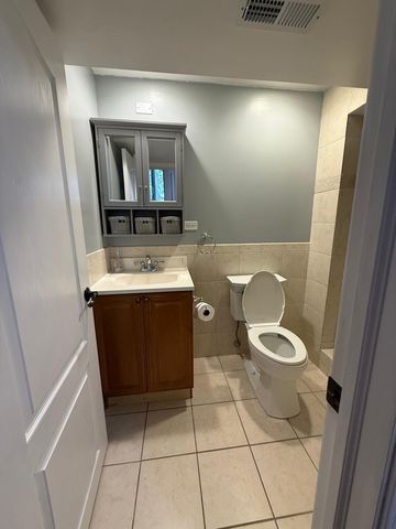 1230 Durham Drive, Wheaton, IL 60189