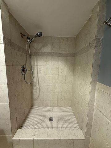 1230 Durham Drive, Wheaton, IL 60189