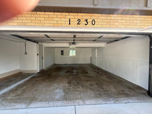 1230 Durham Drive, Wheaton, IL 60189