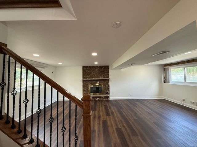 1230 Durham Drive, Wheaton, IL 60189