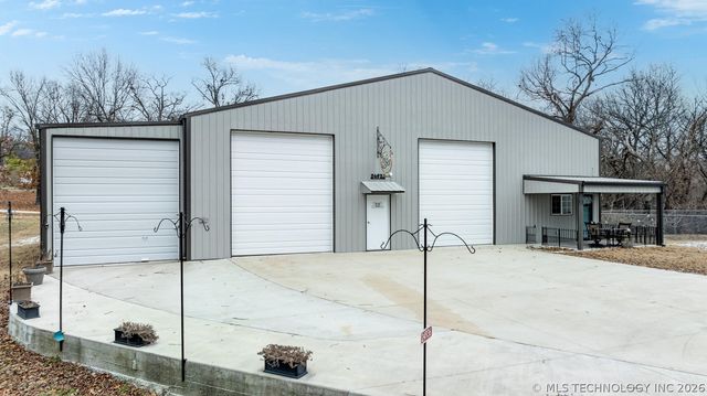 24936 S 611 Road, Grove, OK 74344