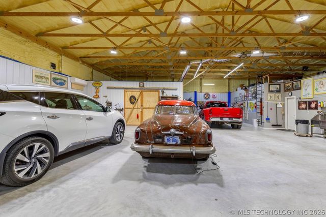 24936 S 611 Road, Grove, OK 74344