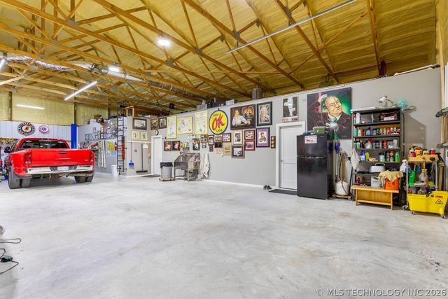 24936 S 611 Road, Grove, OK 74344