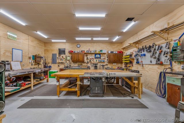 24936 S 611 Road, Grove, OK 74344