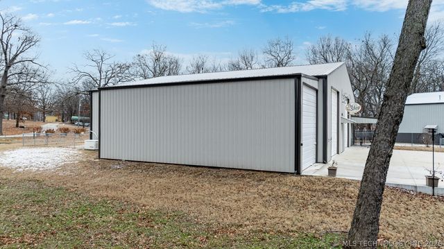 24936 S 611 Road, Grove, OK 74344