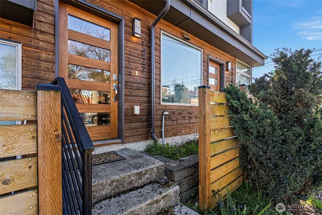 1827 NW 85th St, Seattle, WA 98117