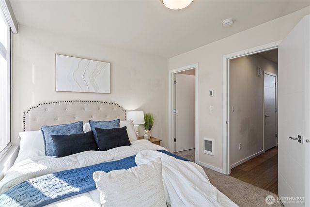 1827 NW 85th St, Seattle, WA 98117