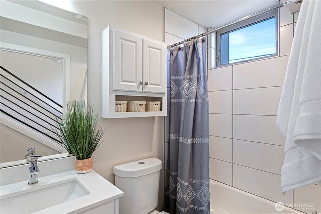 1827 NW 85th St, Seattle, WA 98117