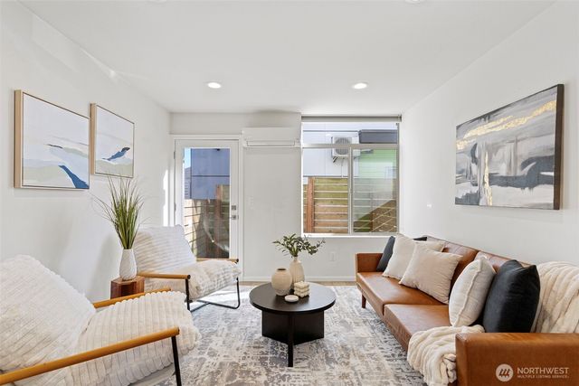 1827 NW 85th St, Seattle, WA 98117