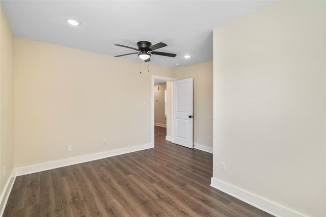 1206 S Victory Drive, Houston, TX 77088