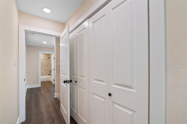 1206 S Victory Drive, Houston, TX 77088