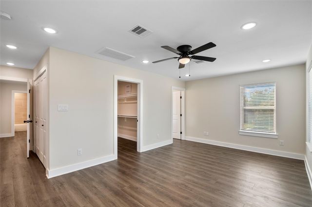 1206 S Victory Drive, Houston, TX 77088