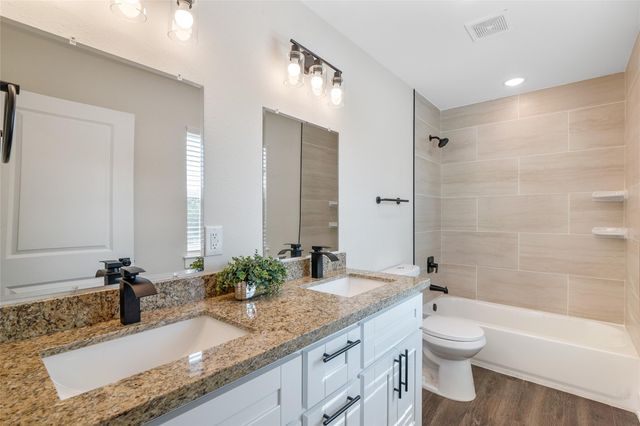 1206 S Victory Drive, Houston, TX 77088