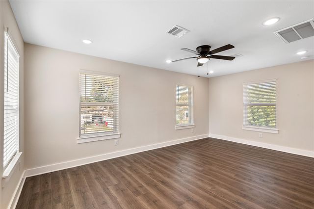 1206 S Victory Drive, Houston, TX 77088