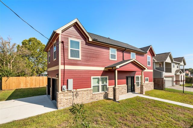 1206 S Victory Drive, Houston, TX 77088