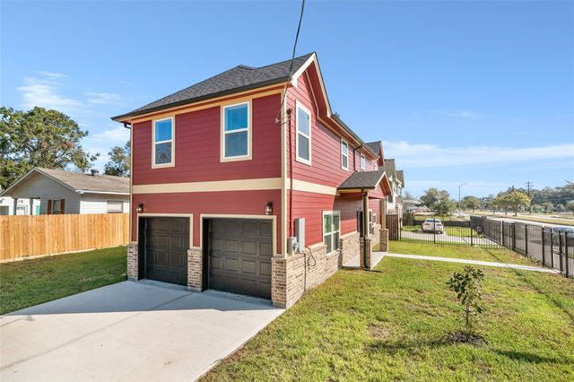 1206 S Victory Drive, Houston, TX 77088