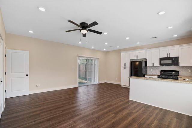 1206 S Victory Drive, Houston, TX 77088