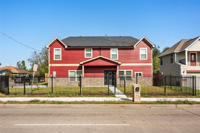 1206 S Victory Drive, Houston, TX 77088