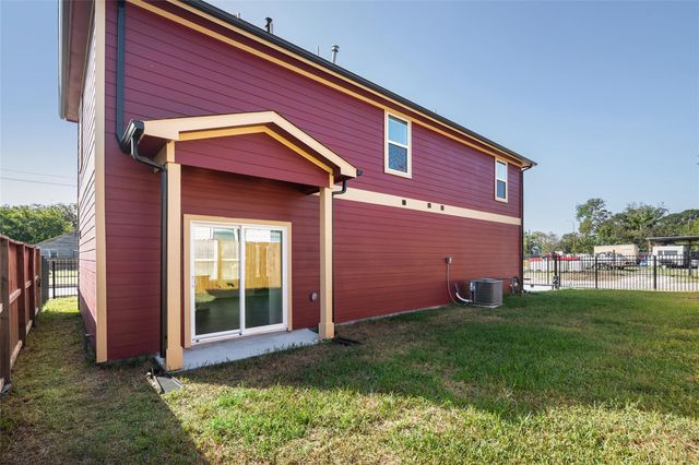 1206 S Victory Drive, Houston, TX 77088