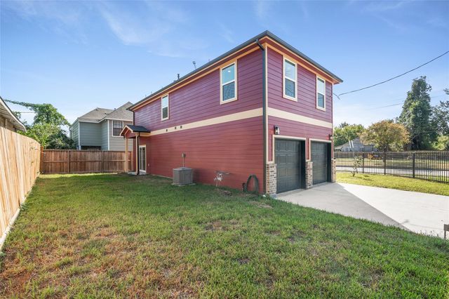 1206 S Victory Drive, Houston, TX 77088