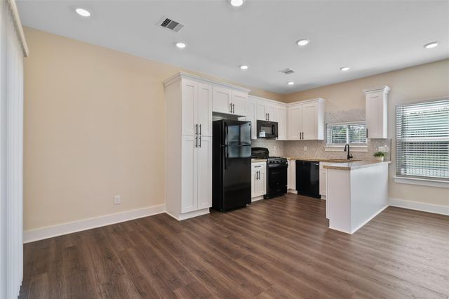 1206 S Victory Drive, Houston, TX 77088