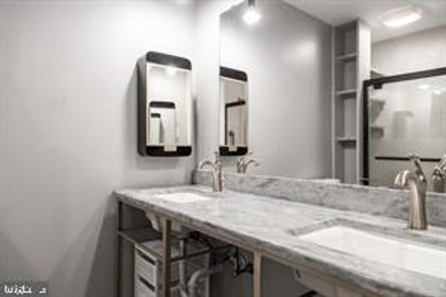 4 VICTORIAN CT, Chesterbrook, PA 19087