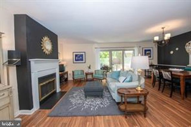 4 VICTORIAN CT, Chesterbrook, PA 19087