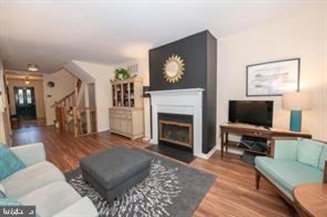 4 VICTORIAN CT, Chesterbrook, PA 19087