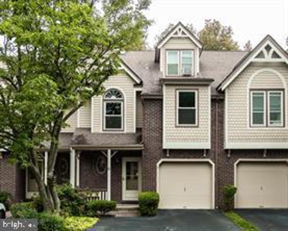 4 VICTORIAN CT, Chesterbrook, PA 19087