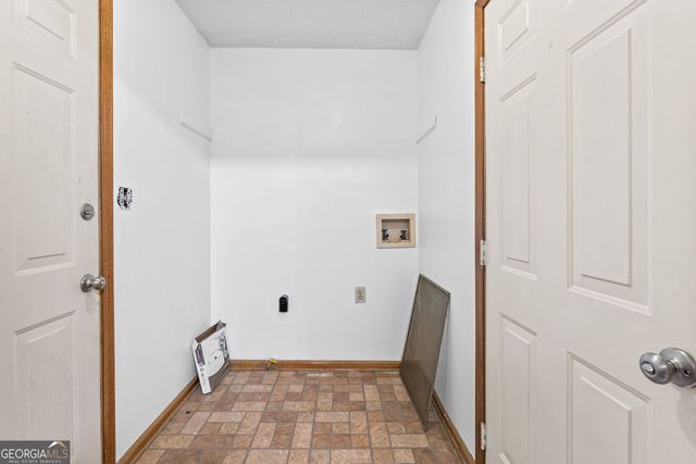 212 Farmbrook Parkway E, Stockbridge, GA 30281