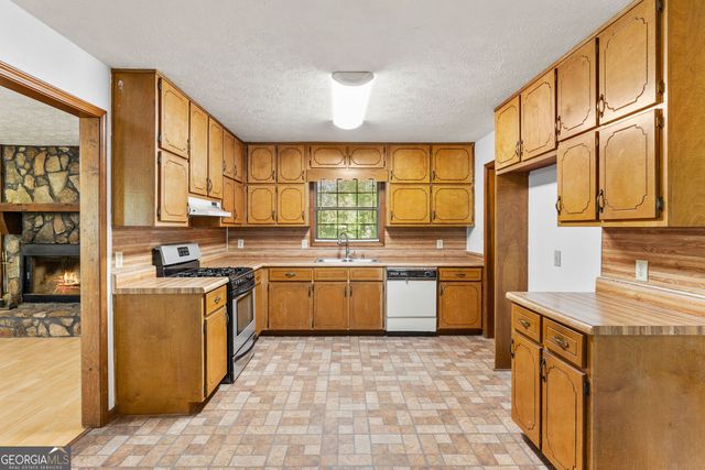 212 Farmbrook Parkway E, Stockbridge, GA 30281