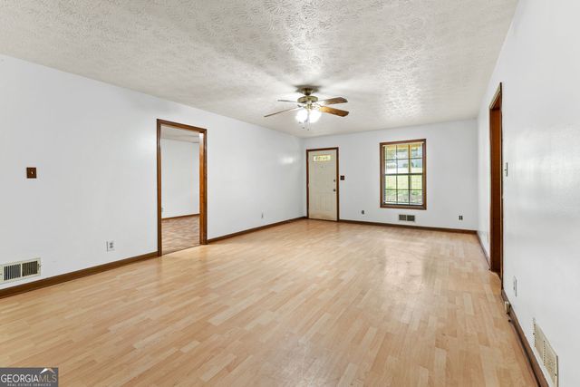 212 Farmbrook Parkway E, Stockbridge, GA 30281