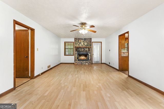 212 Farmbrook Parkway E, Stockbridge, GA 30281